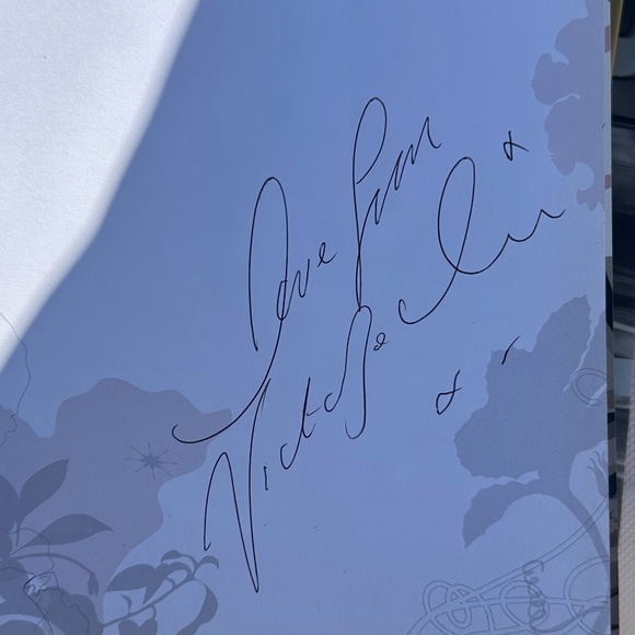 Victoria Beckham: That Extra Half an Inch: Hair, Heels and Everything in Between - Picture 2 of 2